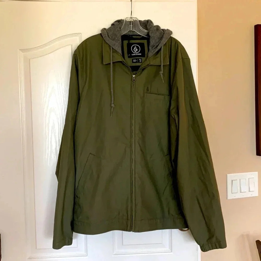 Mens Volcom Hooded Jacket Like New Size Xl Army Green With Grey Jersey Hood
